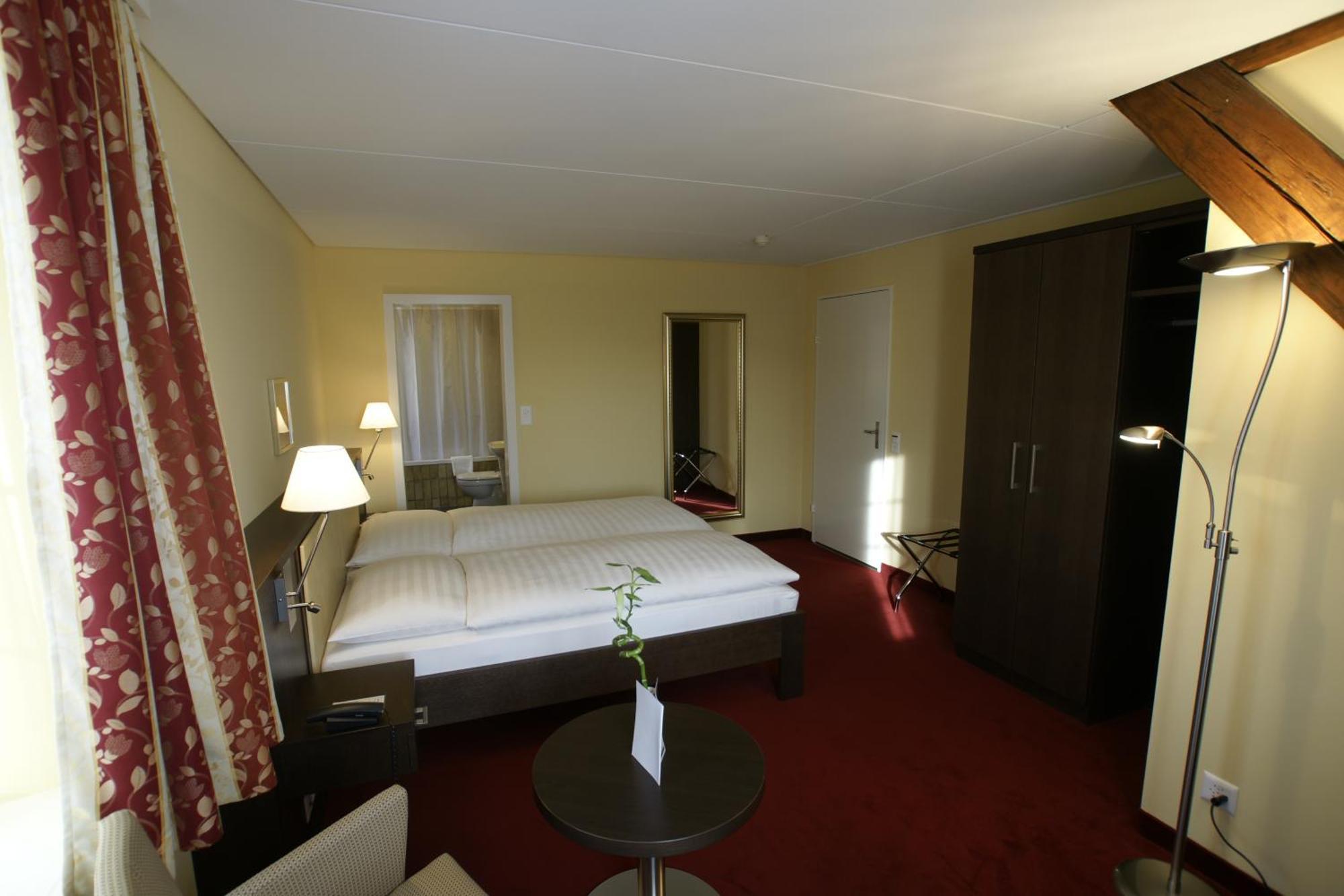 Ochsen Lenzburg Hotell Eksteriør bilde